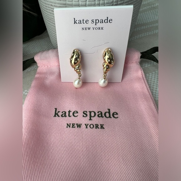 Kate Spade Under the Sea Tulip Pearl Gold Tone Shell Drop Earrings - Picture 3 of 7